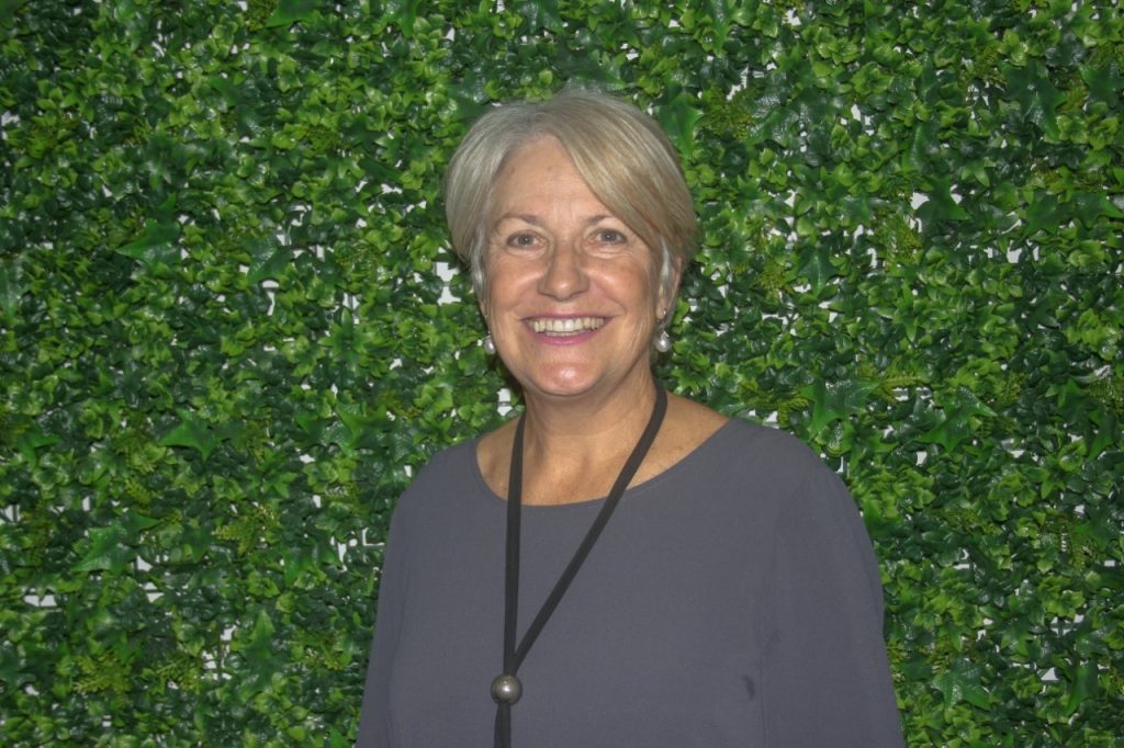 Eileen <br> Business Trainer Eileen <br> Business Trainer